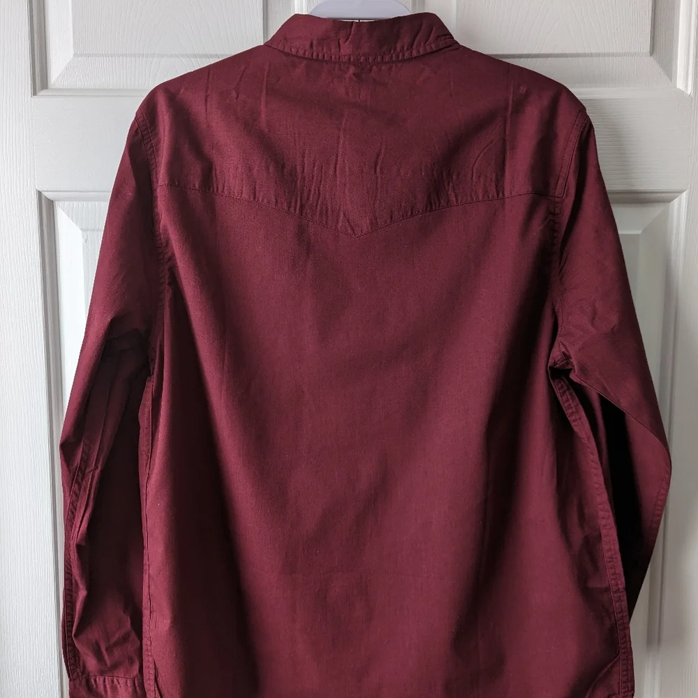 TRUE RELIGION BUTTON DOWN SHIRT